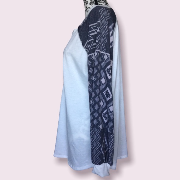 LAST ONE Super Soft Aztec Sleeve Henley - Picture 6 of 8